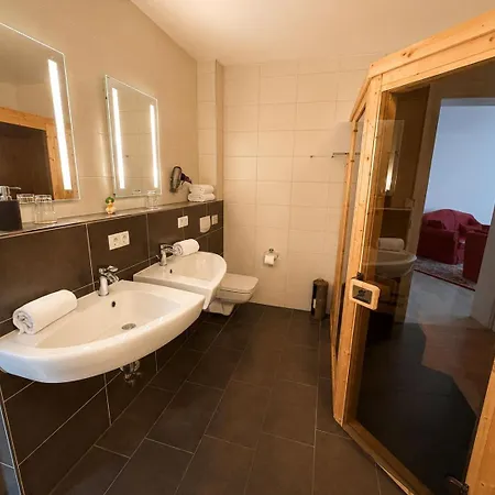 Apartment Gutshaus Luxus-fewo Morgentau Garz (Rugen)